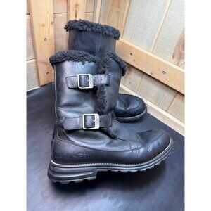 UGG Larkspur Black Leather Buckle Boots Size 10 Shearling Lined Winter Footwear